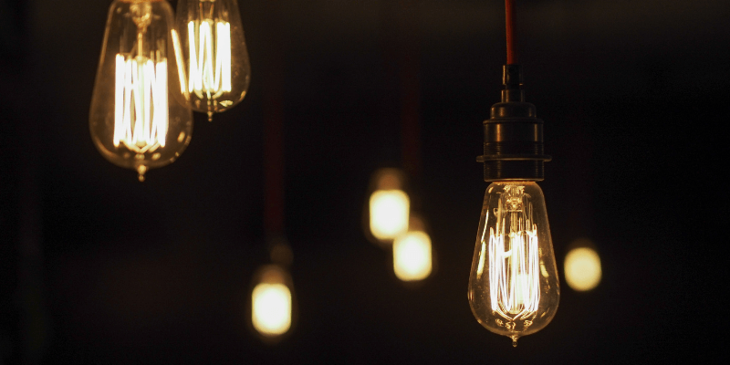 prong light bulbs
